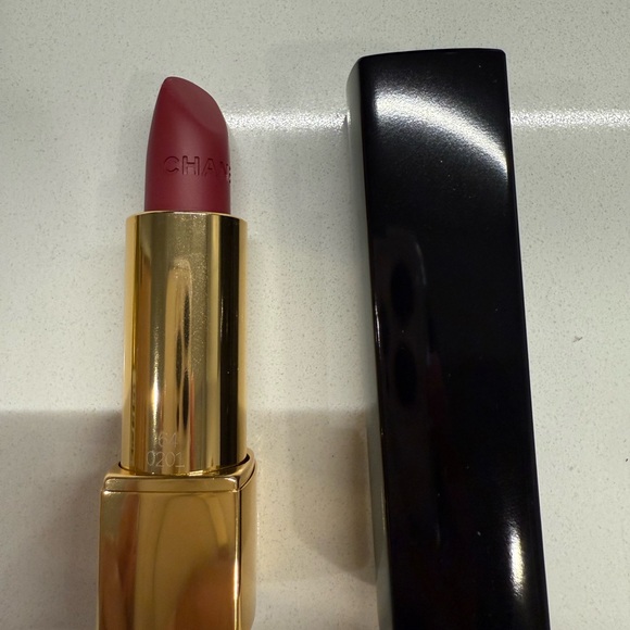 CHANEL Rouge Allure Velvet Luminous Matte Lip Colour - Eternelle - Picture 3 of 3